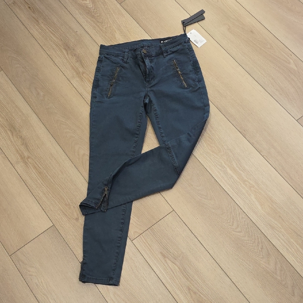 NWT Women's Gray Zippered Stretchy Skinny Jeans